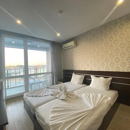 Paradiso B 209 Private Sea View